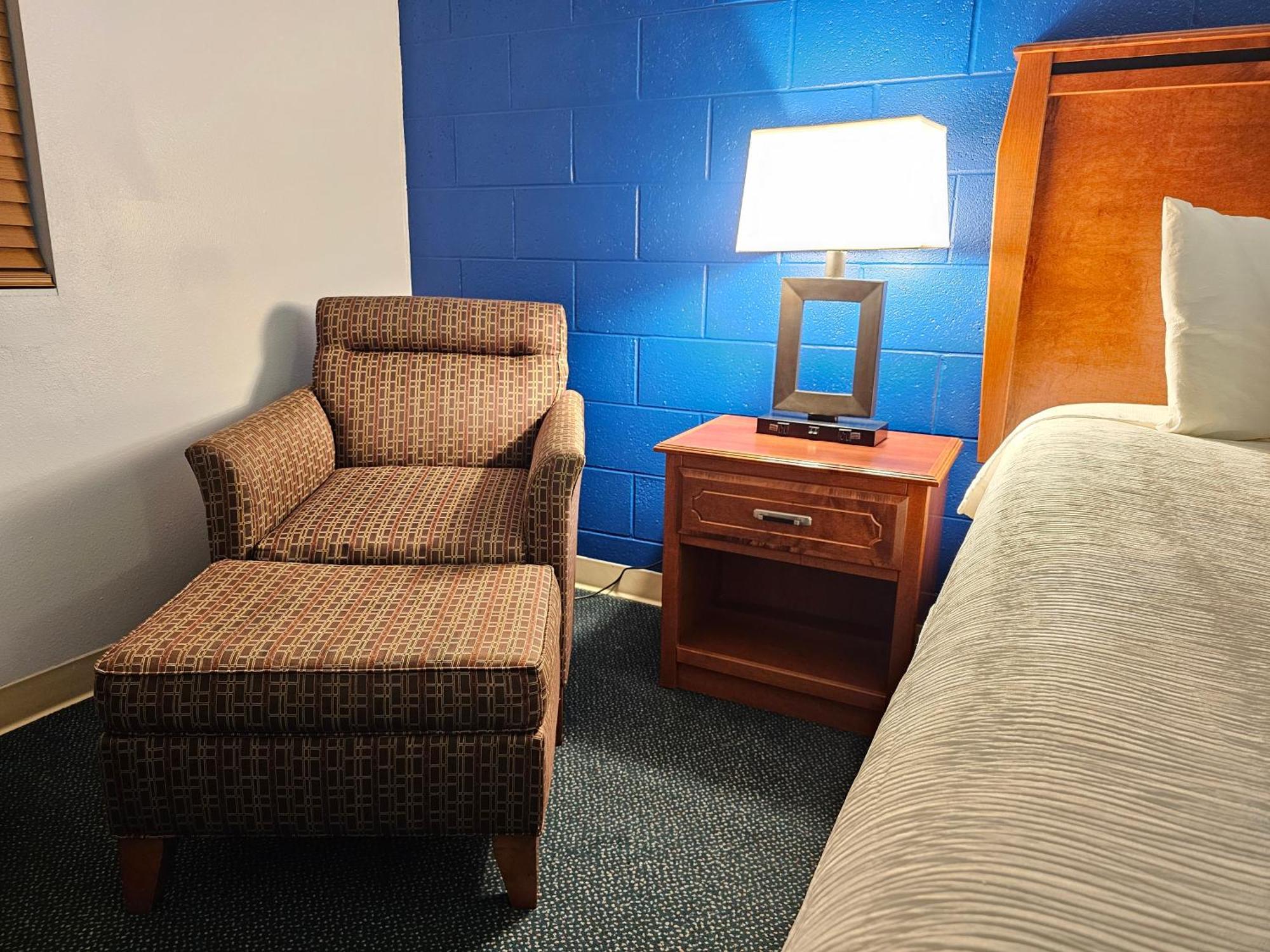 Motel 1st Choice Of 2*