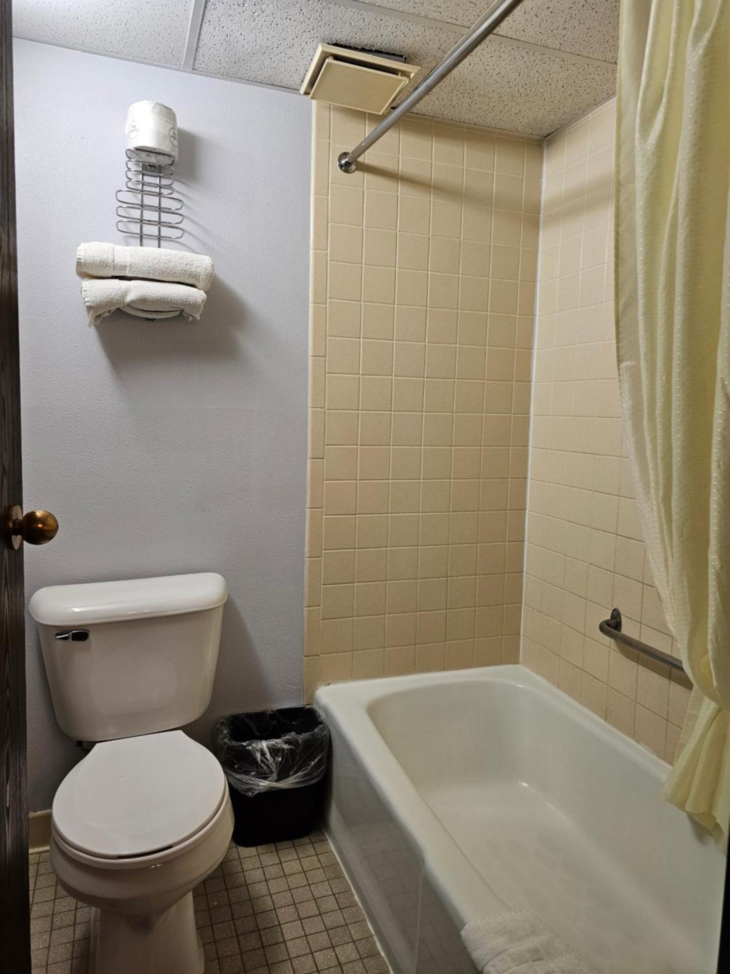 Motel 1st Choice Of Rawlins